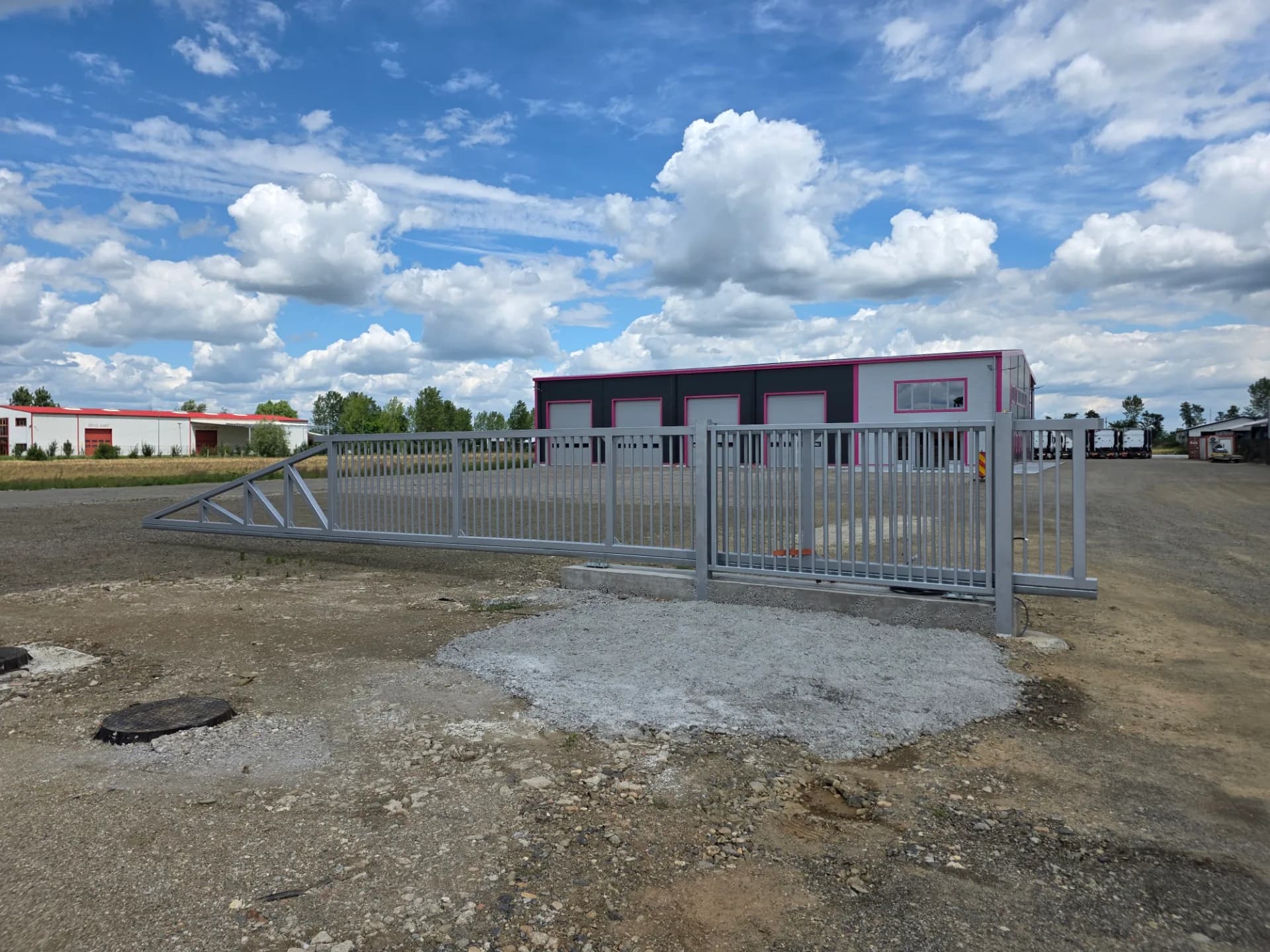 Poartă autoportantă – Trans Pink
