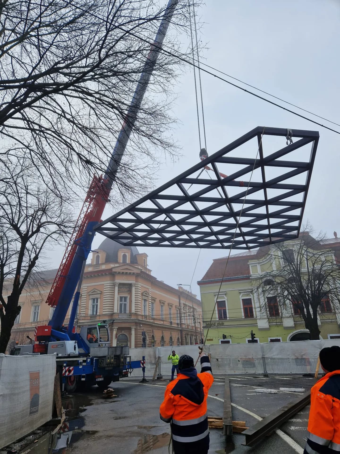 Structură decorativă acoperiș – Centrul Vechi