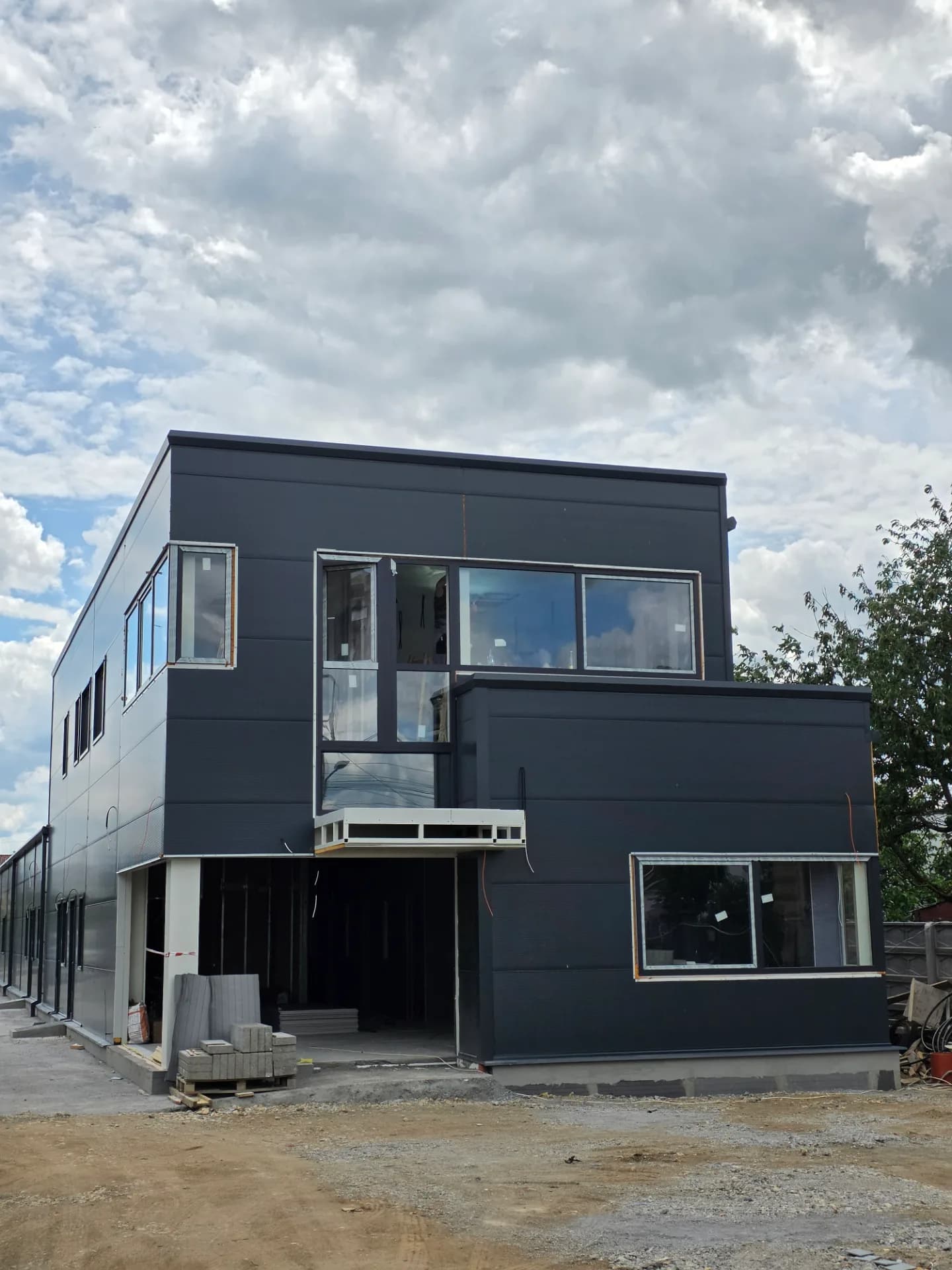Structură metalică clinică veterinară – Drumul Careiului